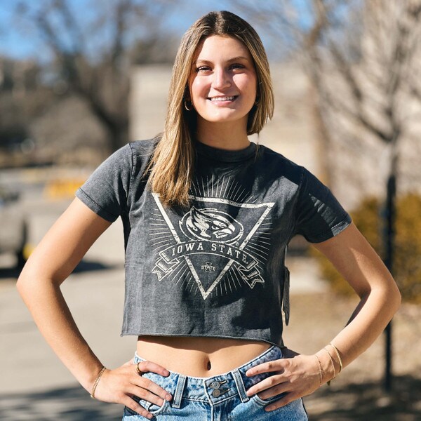 Concepts Sport Women's Iowa State Cy Head Charcoal Cropped T-Shirt